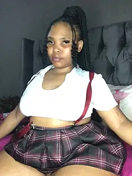 Snapshot of Anaelle24 chatting on February 21, 2025, 7:10 pm Anaelle24 online show from February 21, 2025, 7:10 pm