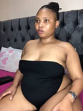 Snapshot of Anaelle24 chatting on February 23, 2026, 6:33 am Anaelle24 online show from February 23, 2026, 6:33 am