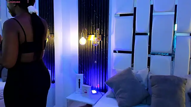 Snapshot of mia_schwarz chatting on October 28, 2025, 10:01 pm mia schwarz online show from October 28, 2025, 10:01 pm