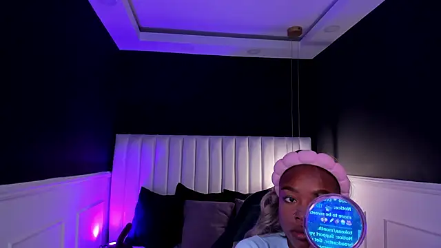 mia schwarz online show from April 10, 2026, 9:30 pm