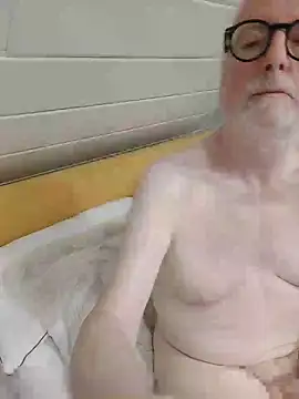 Snapshot of Greyhound70 chatting on March 10, 2025, 10:13 pm Greyhound70 online show from March 10, 2025, 10:13 pm