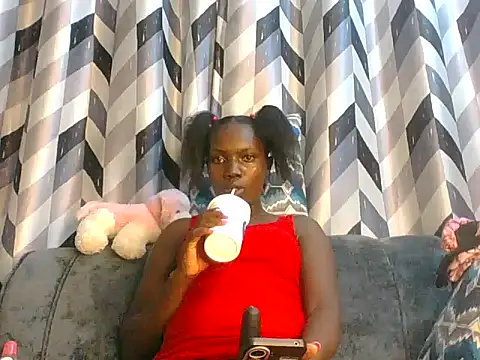 Snapshot of Slimthick900 chatting on March 3, 2025, 2:37 pm Slimthick900 online show from March 3, 2025, 2:37 pm