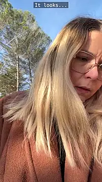 EmyLana online show from March 11, 2026, 7:25 am