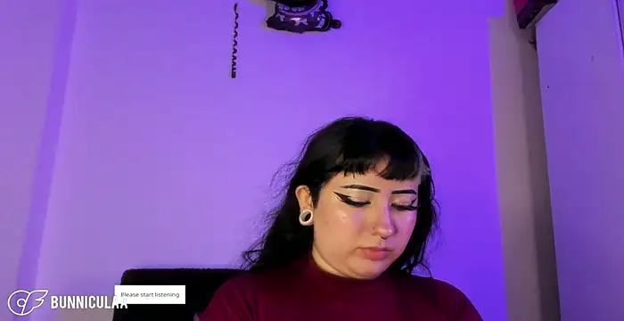 larissa01  online show from March 25, 2026, 6:14 pm