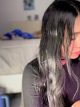 -Loren- online show from October 5, 2025, 10:57 am