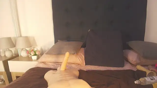 Evelonga 707 online show from March 9, 2026, 7:07 pm