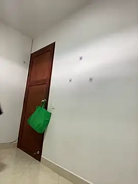 Im Amelia online show from April 9, 2026, 9:09 pm