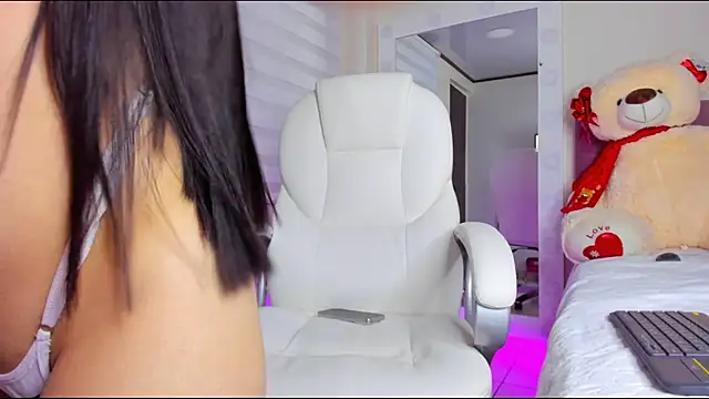 isaa 19 online show from February 6, 2025, 10:26 am