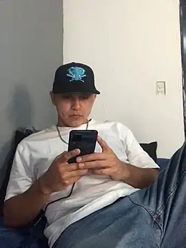 Slow Kmazutra online show from February 24, 2025, 8:47 pm