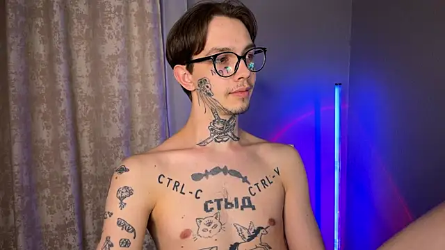 Snapshot of anahori__simon chatting on January 8, 2025, 11:52 pm anahori simon online show from January 8, 2025, 11:52 pm