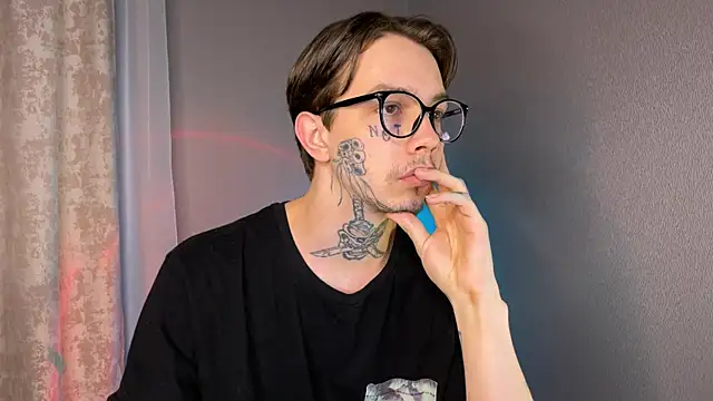 Snapshot of anahori__simon chatting on January 12, 2025, 8:14 am anahori simon online show from January 12, 2025, 8:14 am