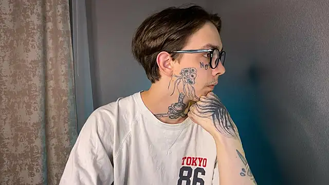 Snapshot of anahori__simon chatting on January 21, 2025, 3:43 pm anahori simon online show from January 21, 2025, 3:43 pm