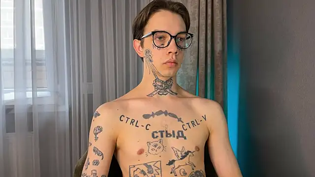 Snapshot of anahori__simon chatting on February 3, 2025, 8:13 am anahori simon online show from February 3, 2025, 8:13 am