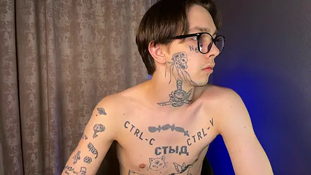 Snapshot of anahori__simon chatting on February 19, 2025, 2:44 am anahori simon online show from February 19, 2025, 2:44 am