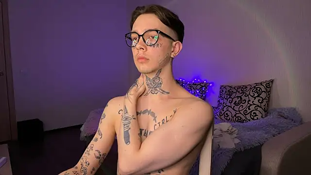 Snapshot of anahori__simon chatting on February 28, 2025, 8:50 pm anahori simon online show from February 28, 2025, 8:50 pm