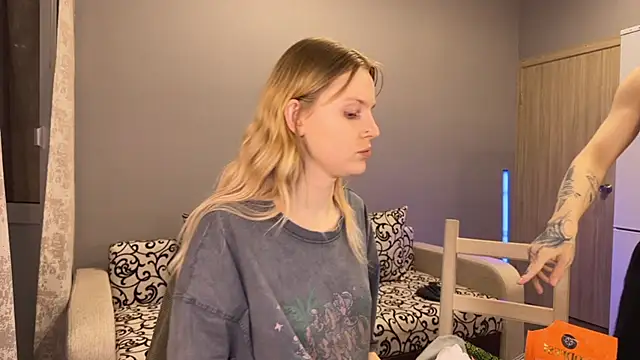 Snapshot of anahori__simon chatting on March 13, 2025, 11:27 pm anahori simon online show from March 13, 2025, 11:27 pm