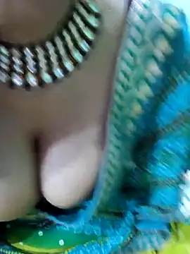 Snapshot of Savita_hotmom chatting on March 13, 2025, 5:18 pm Savita hotmom online show from March 13, 2025, 5:18 pm