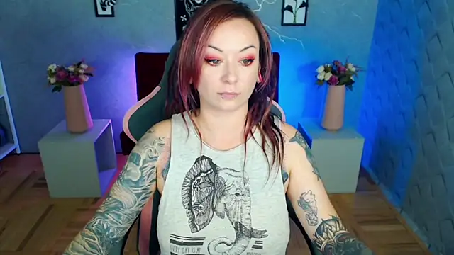 Snapshot of Miss-Tattoo chatting on November 10, 2025, 12:59 pm Miss-Tattoo online show from November 10, 2025, 12:59 pm