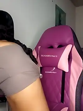 Lanna hott  online show from May 3, 2026, 2:01 pm