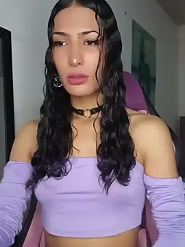 Lanna hott  online show from May 19, 2026, 11:27 am