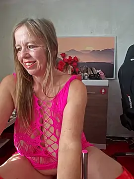 Supertitten95DD online show from September 17, 2025, 8:16 am