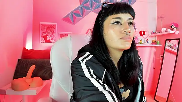 Snapshot of Valkiria_ponce chatting on February 24, 2026, 4:21 am Valkiria ponce online show from February 24, 2026, 4:21 am