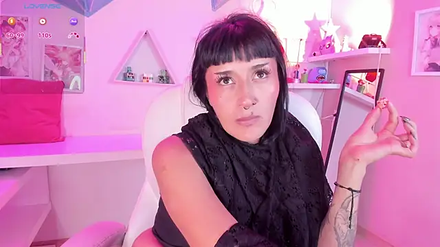 Snapshot of Valkiria_ponce chatting on May 2, 2026, 5:34 am Valkiria ponce online show from May 2, 2026, 5:34 am