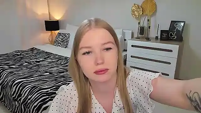 shy  lady online show from March 10, 2025, 1:12 am