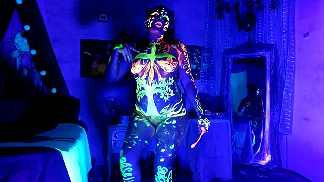 Kyara Queen online show from September 17, 2025, 10:00 pm