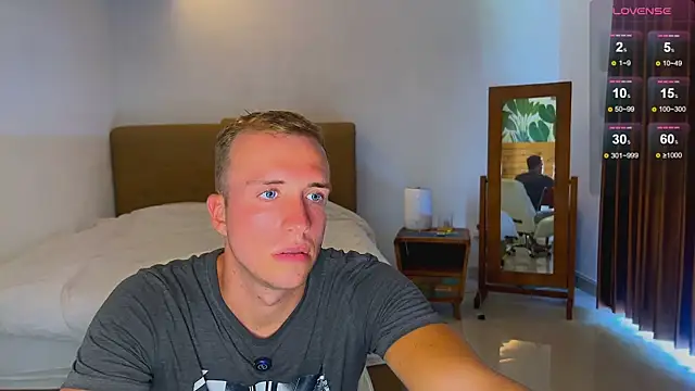 Snapshot of tommy_cumfinger chatting on October 1, 2025, 1:44 am tommy cumfinger online show from October 1, 2025, 1:44 am