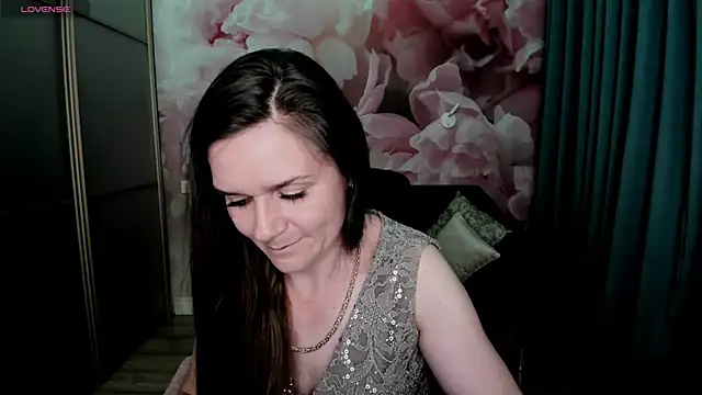 AriaGray online show from July 2, 2026, 9:43 pm