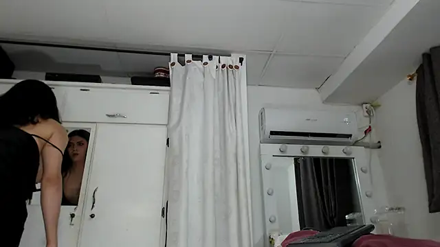 Snapshot of marcella6 chatting on February 19, 2025, 2:12 pm marcella6 online show from February 19, 2025, 2:12 pm