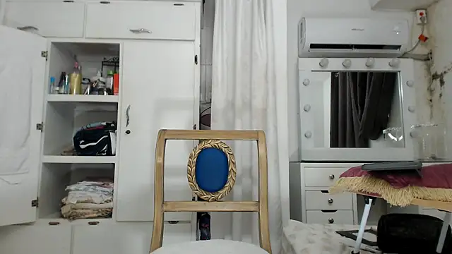 Snapshot of marcella6 chatting on October 20, 2025, 1:00 pm marcella6 online show from October 20, 2025, 1:00 pm