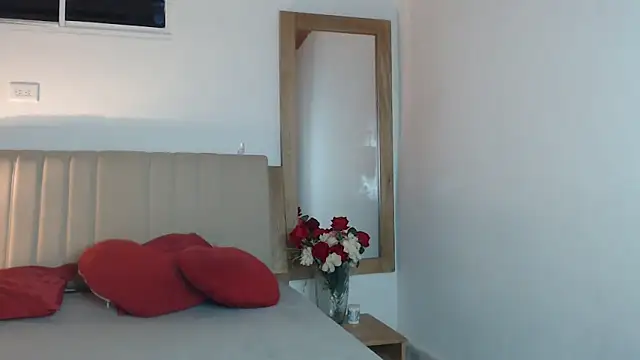 Snapshot of sabrina_brunette chatting on February 26, 2026, 2:43 am sabrina brunette online show from February 26, 2026, 2:43 am