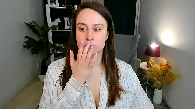 Snapshot of Lattea chatting on April 10, 2026, 12:21 pm Lattea online show from April 10, 2026, 12:21 pm