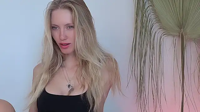 Snapshot of my_lina chatting on November 27, 2025, 8:49 am my lina online show from November 27, 2025, 8:49 am