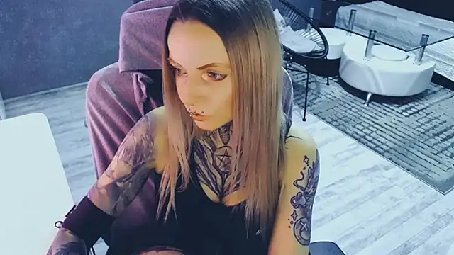 Snapshot of InesGold chatting on April 12, 2026, 3:39 pm InesGold online show from April 12, 2026, 3:39 pm