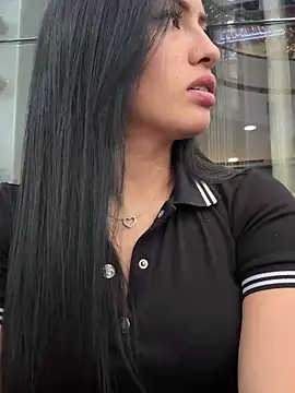 Snapshot of Sara_luna_ chatting on December 28, 2024, 10:02 pm Sara luna online show from December 28, 2024, 10:02 pm