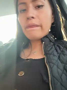 Snapshot of Sara_luna_ chatting on February 28, 2025, 10:06 pm Sara luna online show from February 28, 2025, 10:06 pm