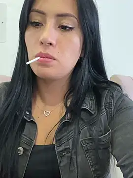 Sara luna  online show from April 9, 2026, 9:09 pm