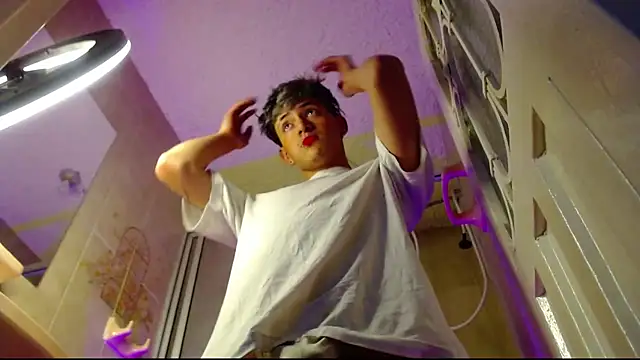 GabyThoms online show from January 25, 2025, 7:49 pm