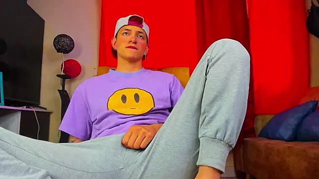 GabyThoms online show from October 9, 2025, 8:40 pm