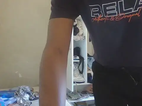 Snapshot of Thibotough chatting on November 7, 2025, 9:42 am Thibotough online show from November 7, 2025, 9:42 am