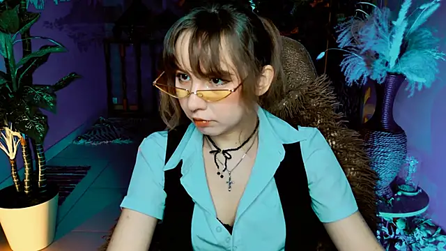 JasmineMilko online show from March 7, 2026, 5:04 am