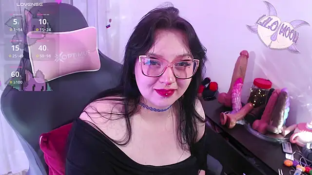 LiloMoon69 online show from April 15, 2026, 2:13 pm