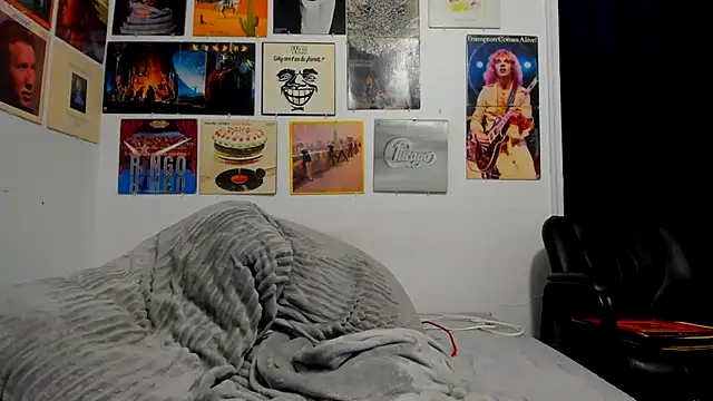 Snapshot of cloudyystar666 chatting on November 25, 2025, 6:24 am cloudyystar666 online show from November 25, 2025, 6:24 am