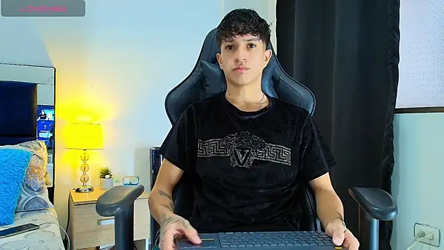  CamiloBass online show from June 14, 2026, 8:44 pm