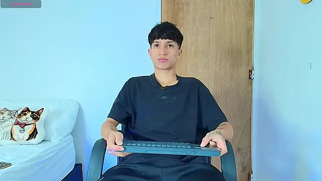  CamiloBass online show from July 19, 2026, 1:09 am