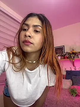 Snapshot of soy_sarah_ chatting on February 11, 2025, 10:37 am soy sarah online show from February 11, 2025, 10:37 am