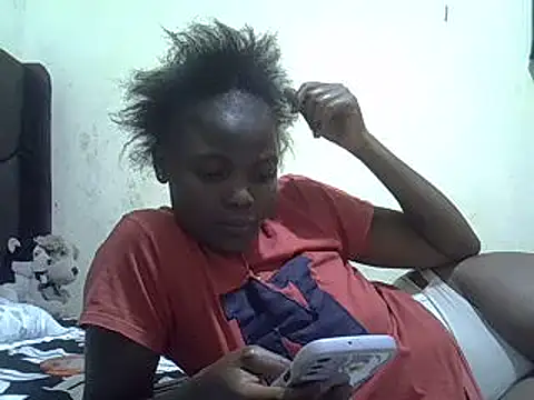 Snapshot of pretty_vivy chatting on February 15, 2025, 8:01 pm pretty vivy online show from February 15, 2025, 8:01 pm